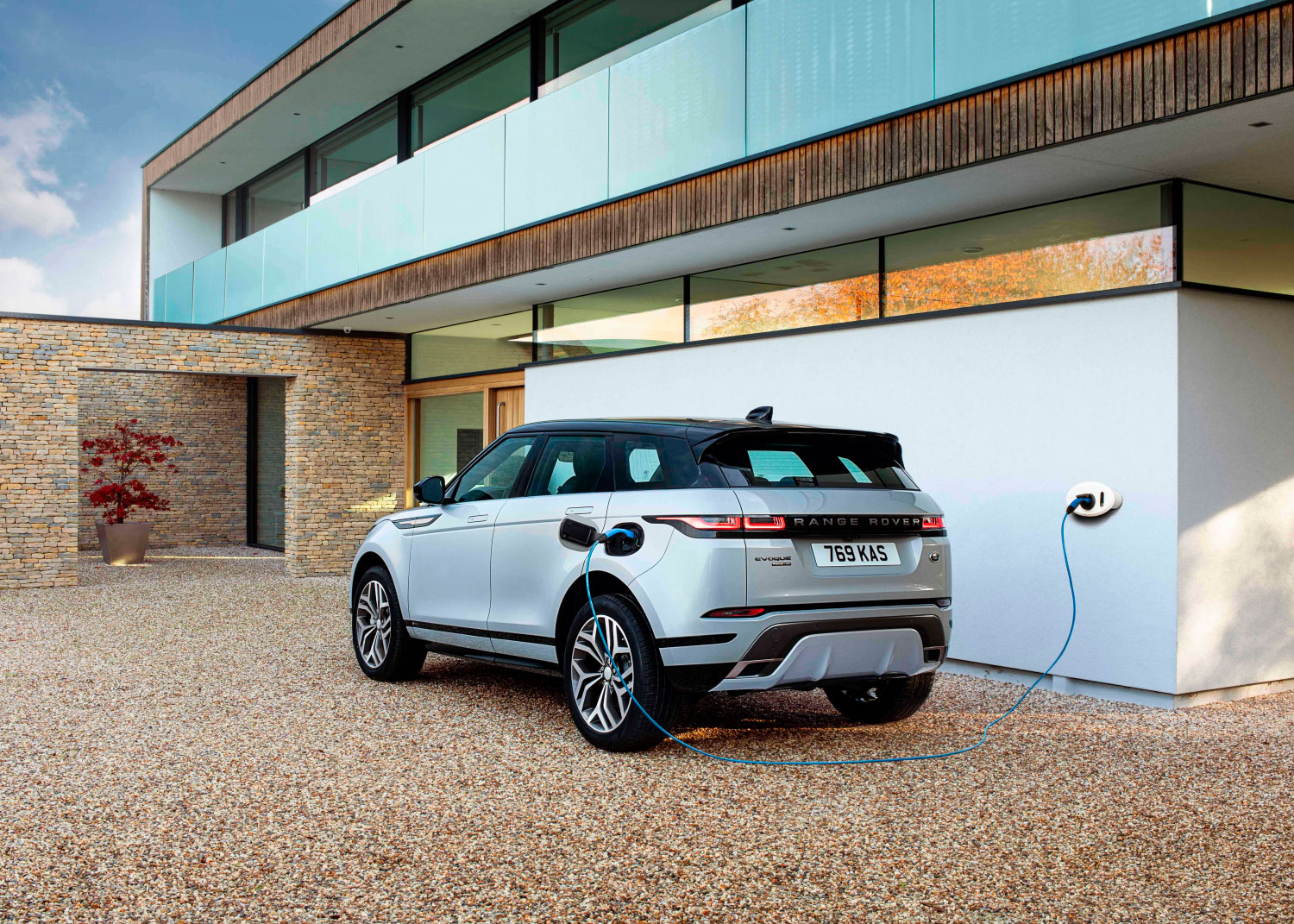 ¿Has visto las primeras unidades híbridas enchufables 21MY de los Range Rover Evoque y Discovery Sport?